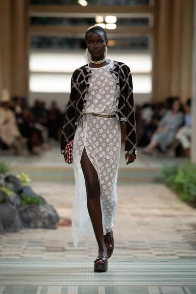 Look 44